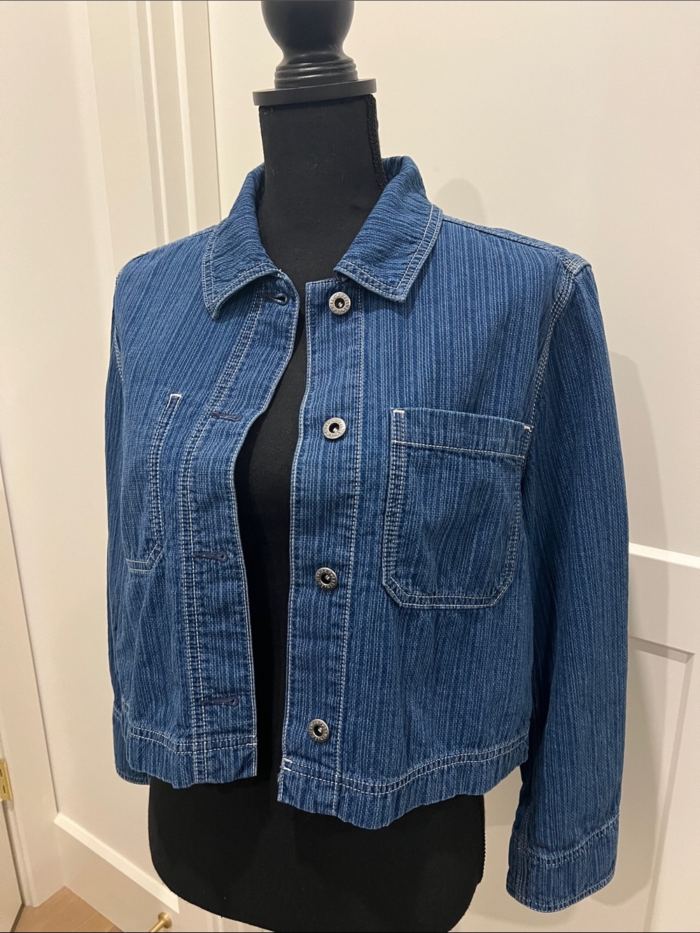 Gap 1969 Classic Blue Denim Jacket - Women - Picture 2 of 7